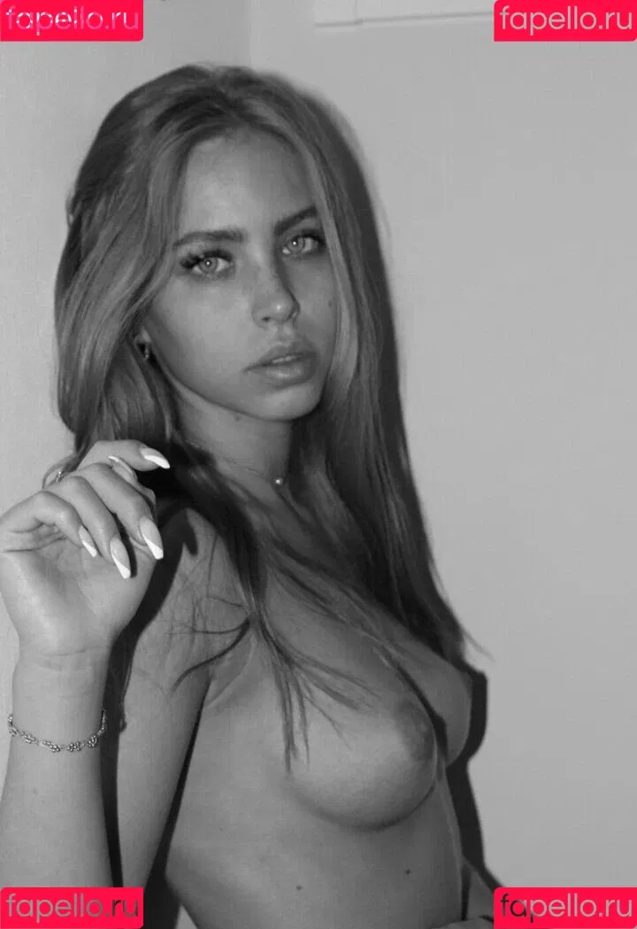 Coral Baey Onlyfans Photo Gallery 