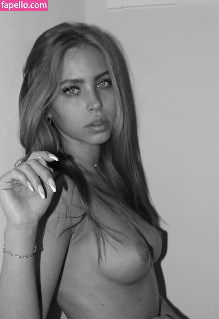 Coral Baey Onlyfans Photo Gallery 