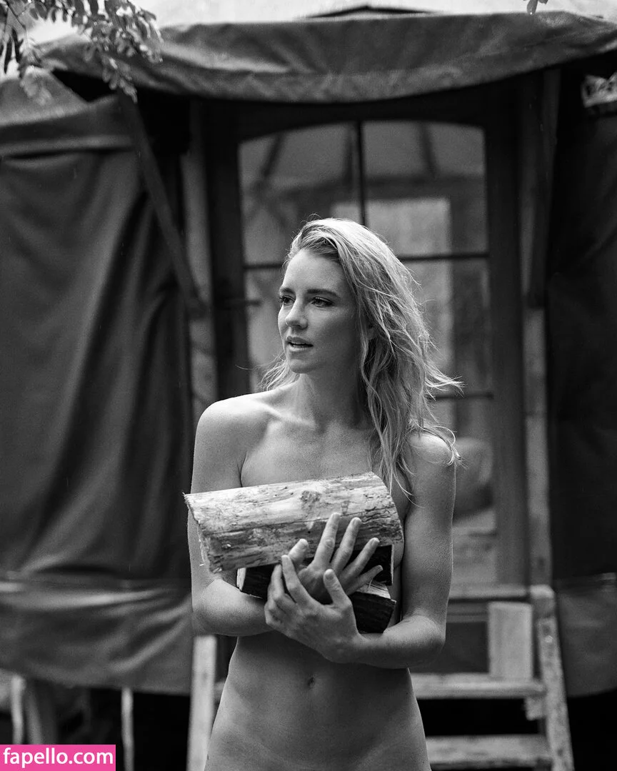 Merel Van Der Wouden Nude Onlyfans Photo 31
