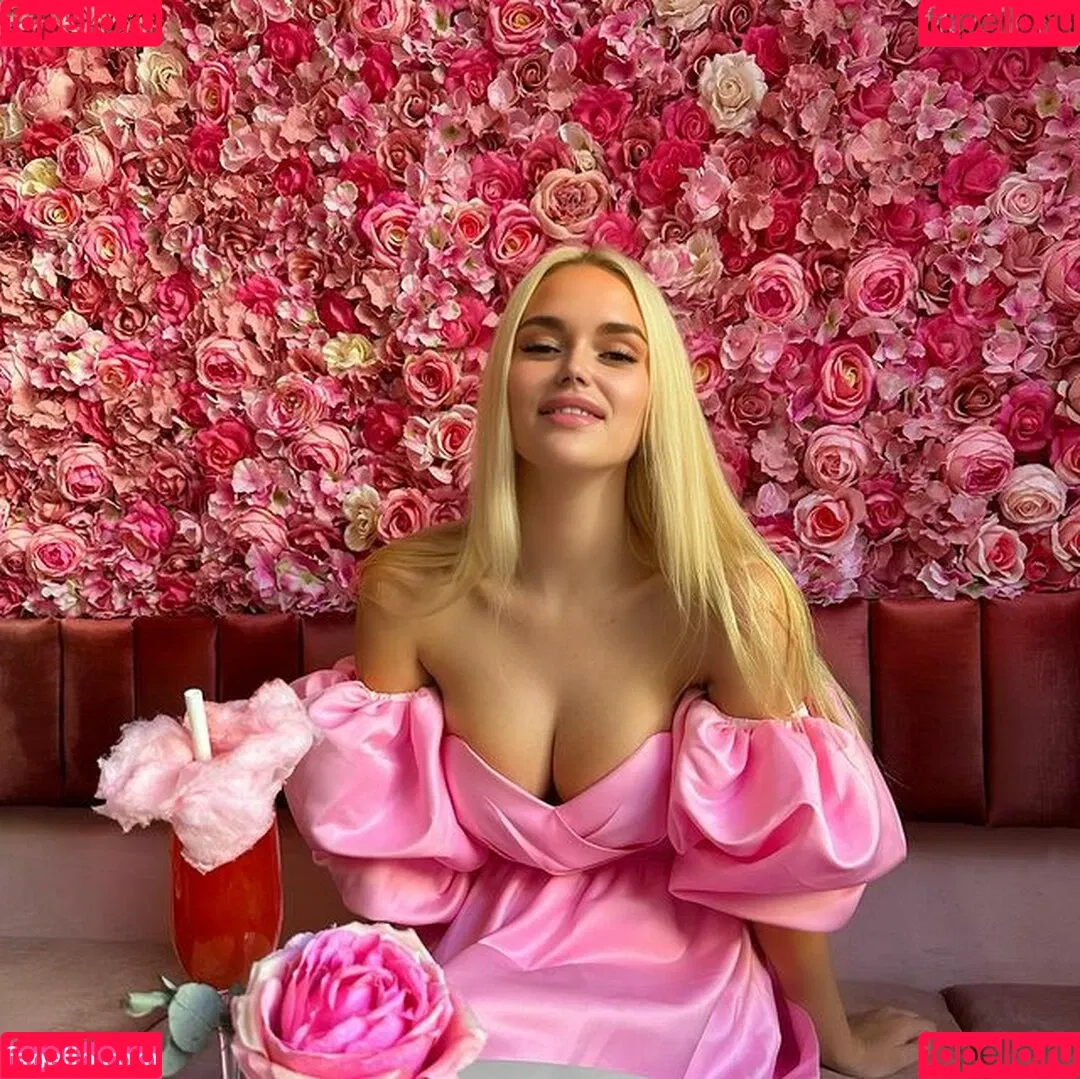 Era Queen Onlyfans Photo Gallery 