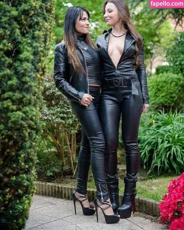 Julie Skyhigh Onlyfans Photo Gallery 