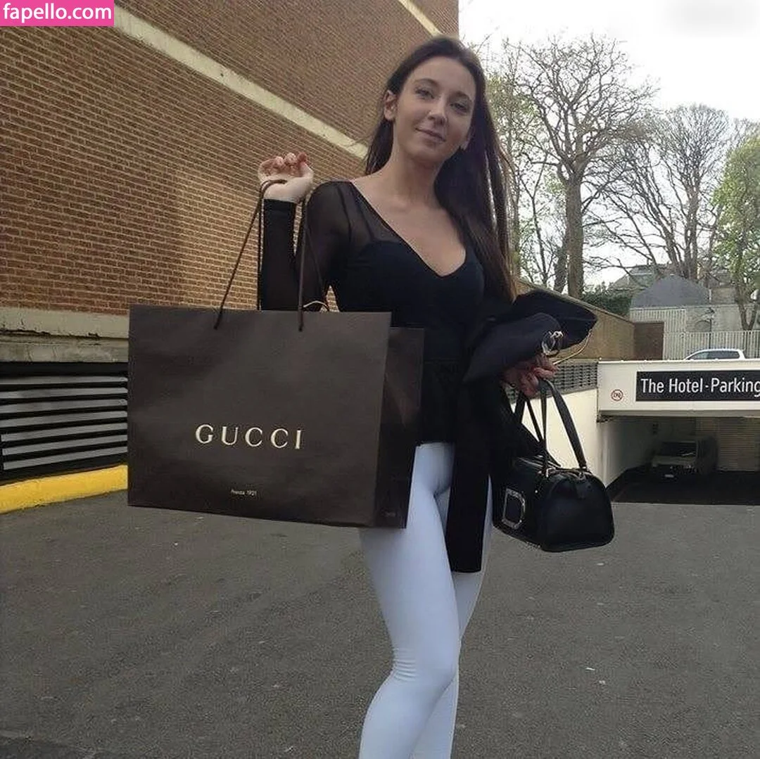 Julie Skyhigh Onlyfans Photo Gallery 