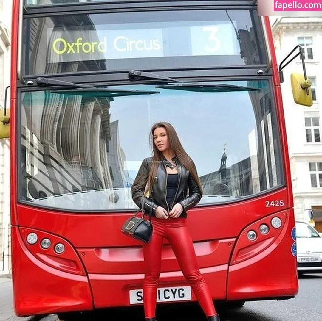 Julie Skyhigh Onlyfans Photo Gallery 