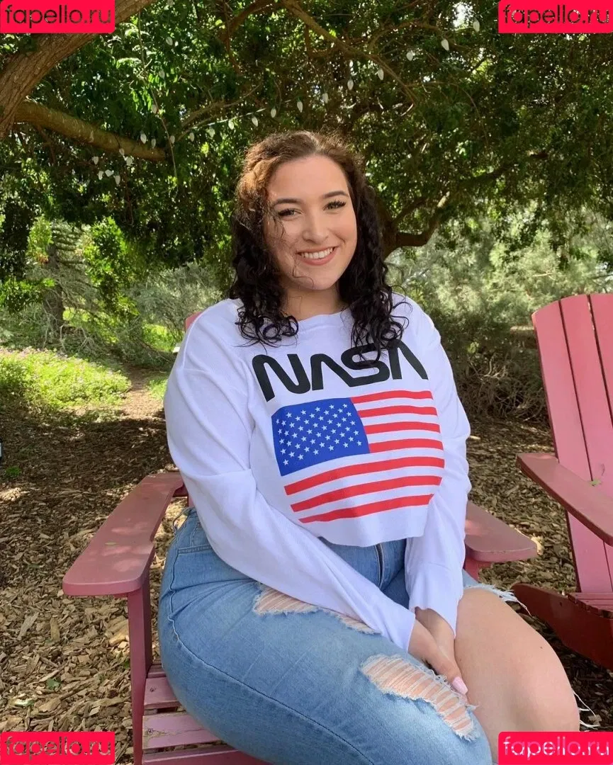 Stephanie Sangster Onlyfans Photo Gallery 