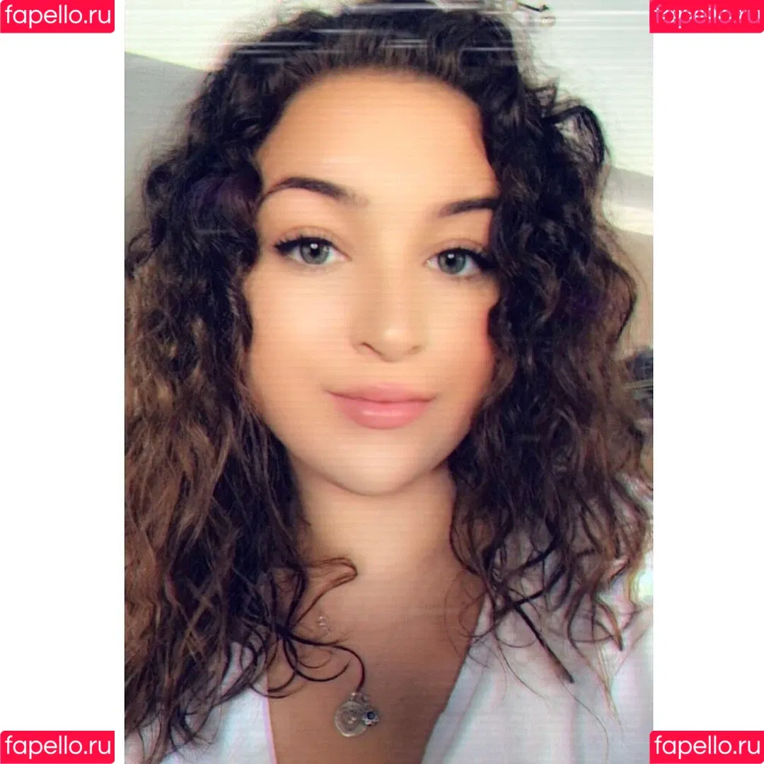 Stephanie Sangster Onlyfans Photo Gallery 