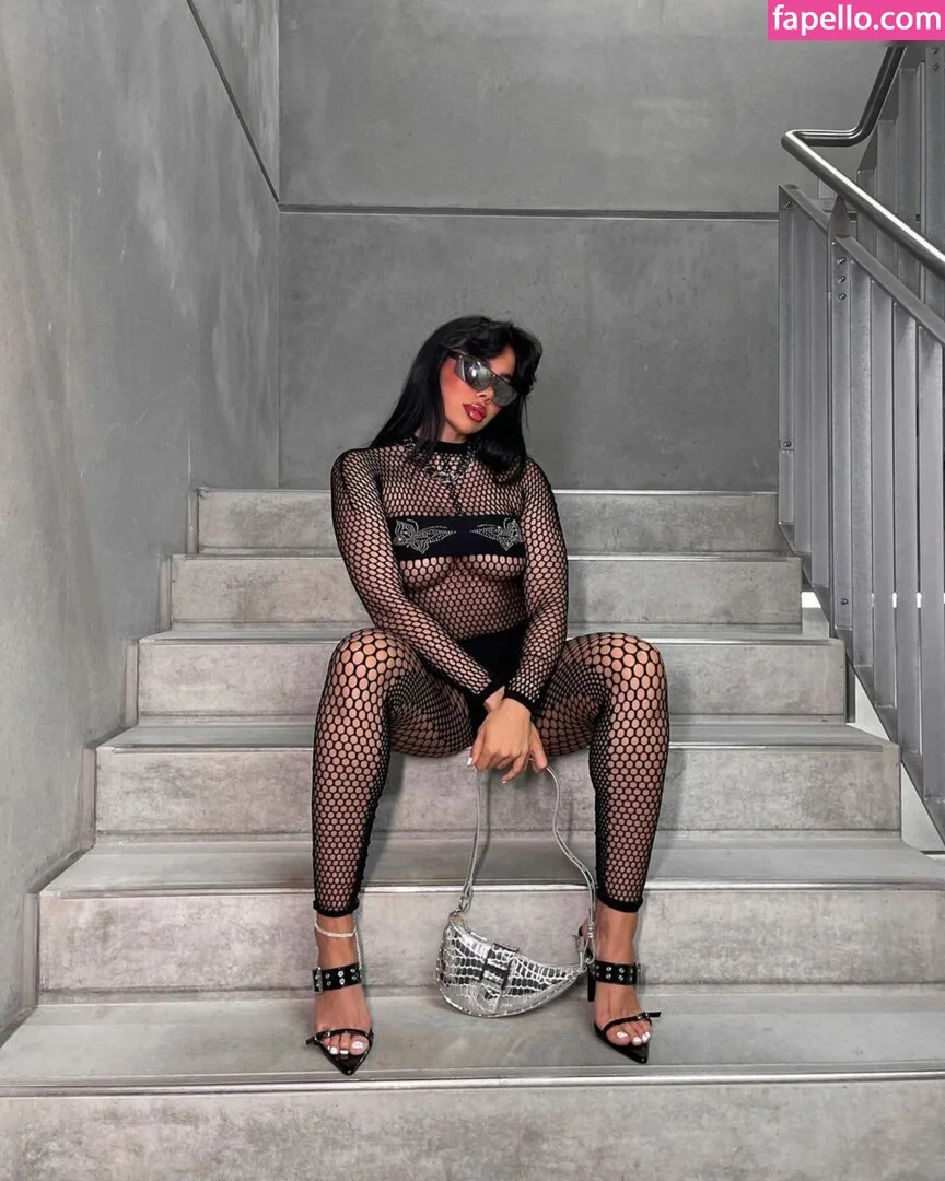 Selin Onlyfans Photo Gallery 