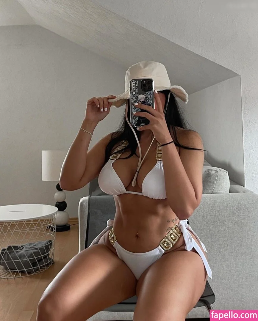 Selin Onlyfans Photo Gallery 