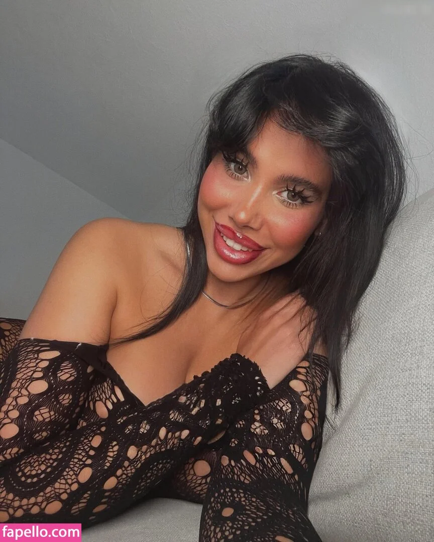 Selin Onlyfans Photo Gallery 