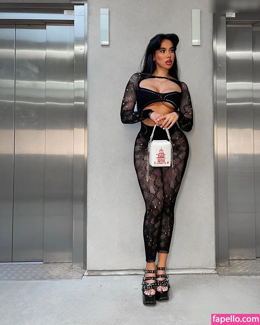 Selin Onlyfans Photo Gallery 