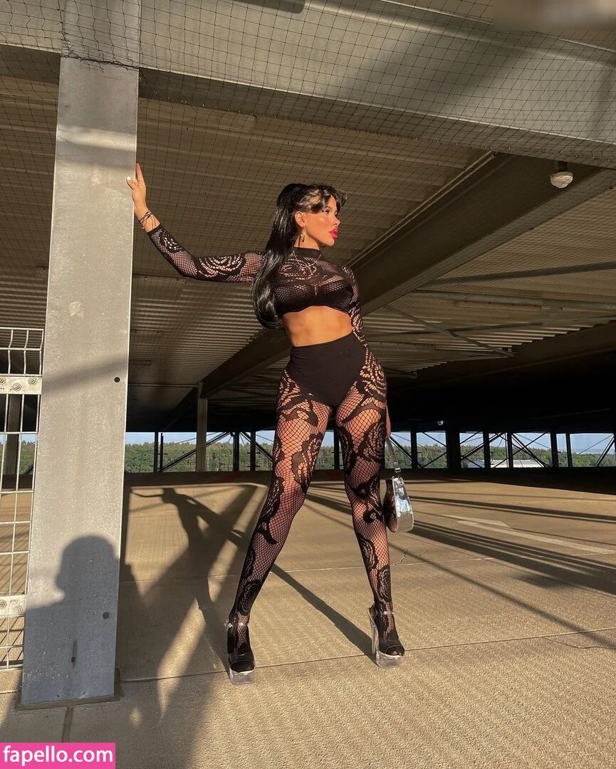 Selin Onlyfans Photo Gallery 