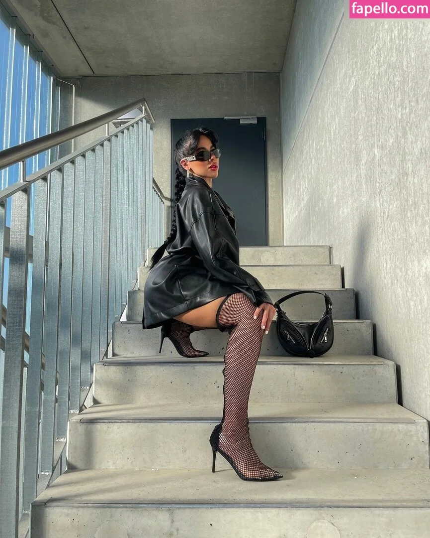 Selin Onlyfans Photo Gallery 