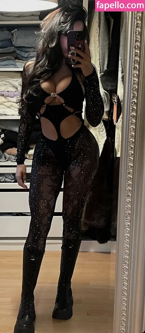 Selin Onlyfans Photo Gallery 