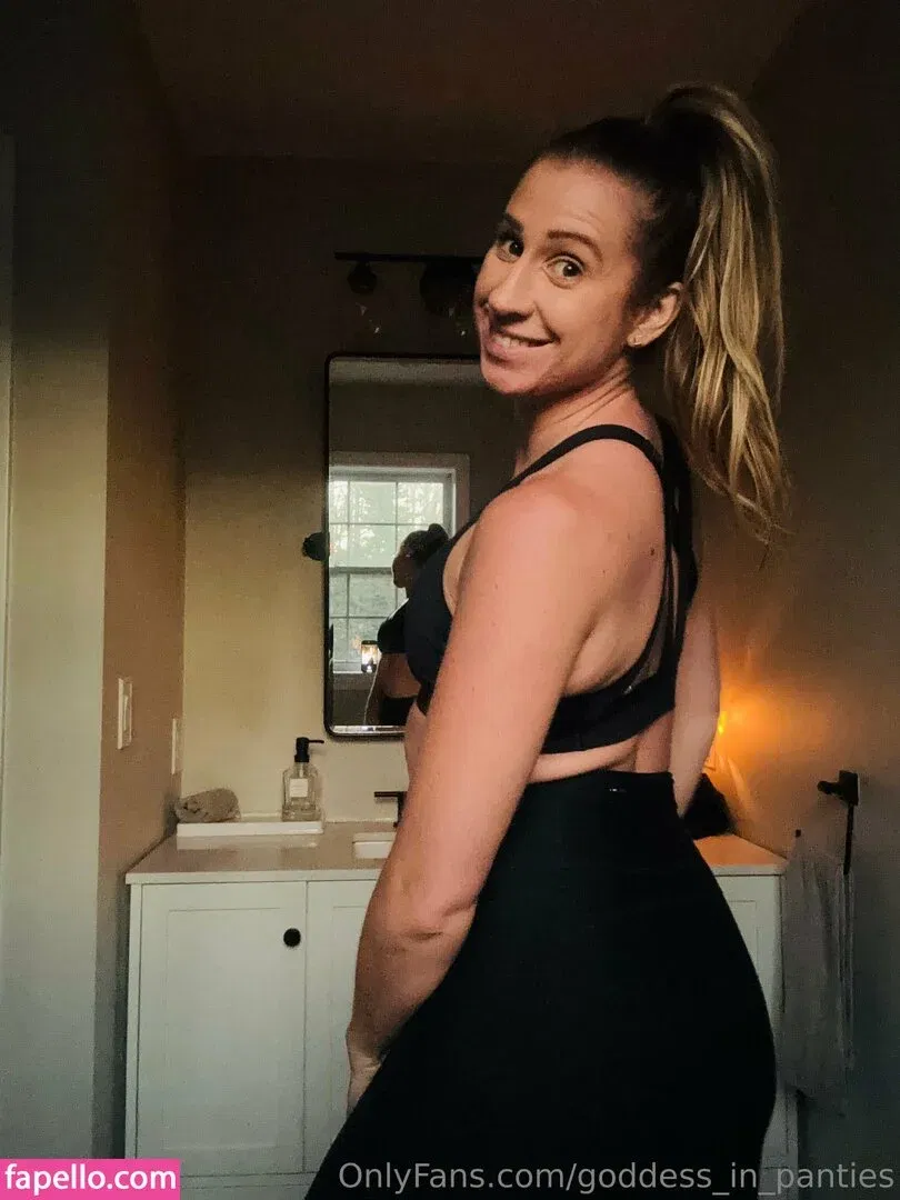 goddess_in_panties Onlyfans Photo Gallery 