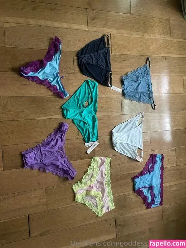 goddess_in_panties Onlyfans Photo Gallery 