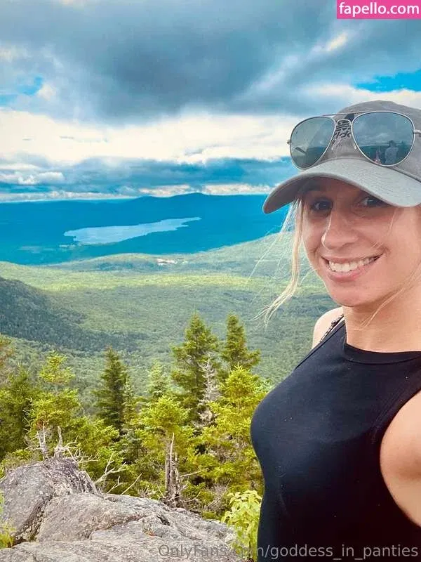 goddess_in_panties Onlyfans Photo Gallery 