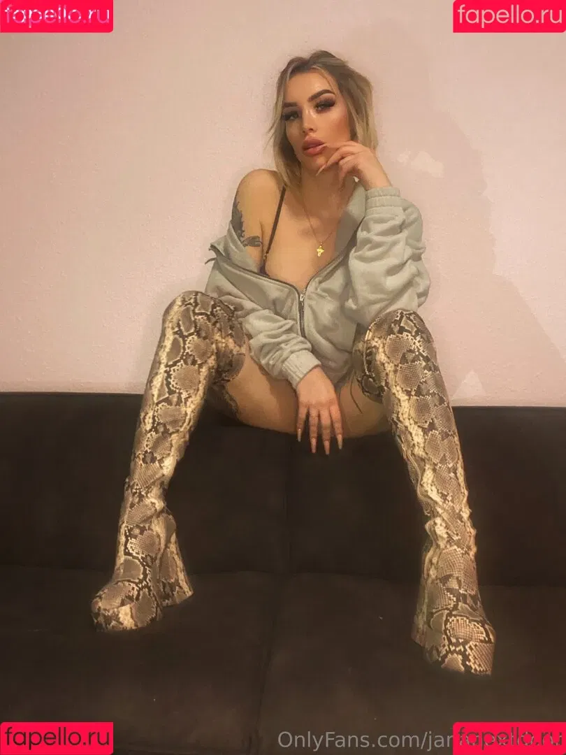 Jana Next Door Onlyfans Photo Gallery 