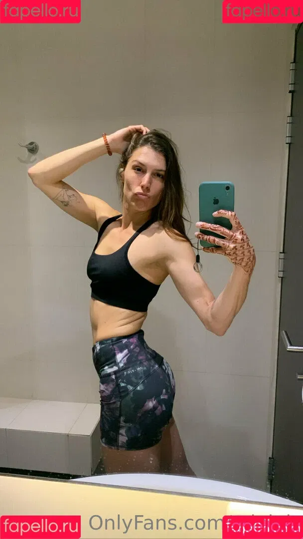 a.leigh Onlyfans Photo Gallery 