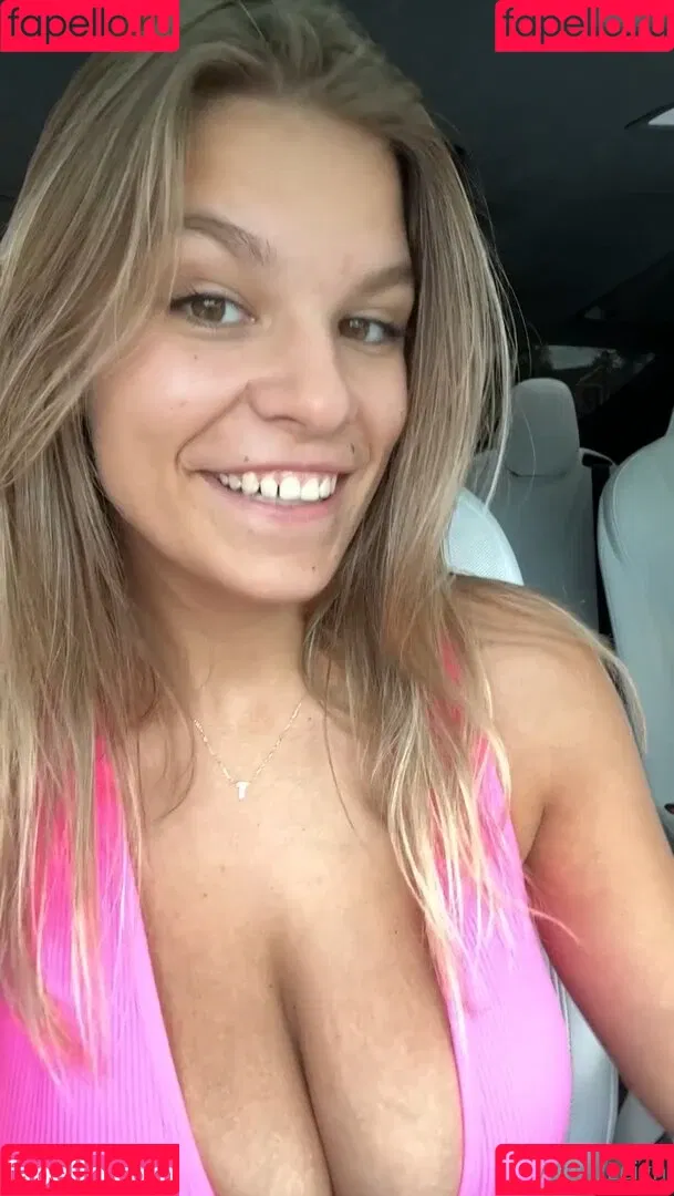 Avery Leigh Onlyfans Photo Gallery 