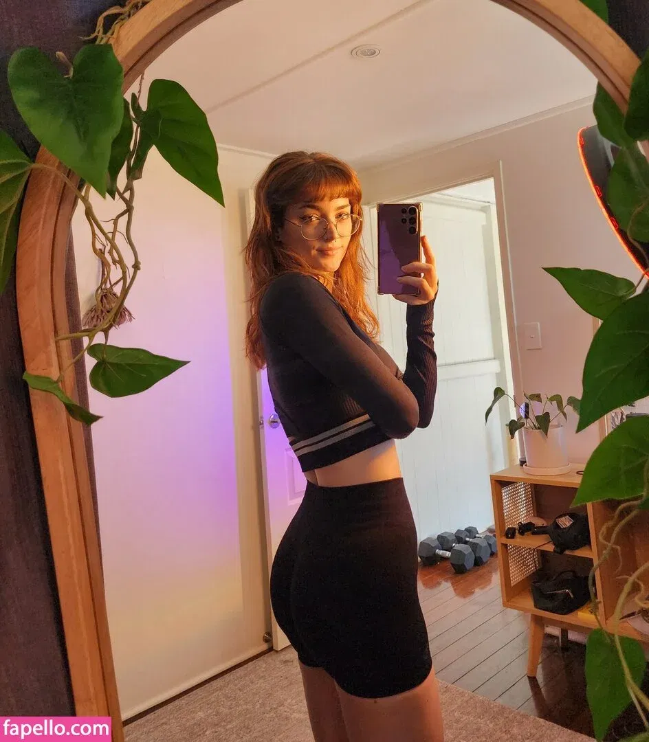 DeadlyKitten's Kofi Onlyfans Photo Gallery 