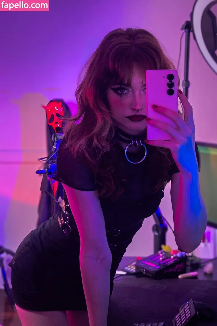 DeadlyKitten's Kofi Onlyfans Photo Gallery 