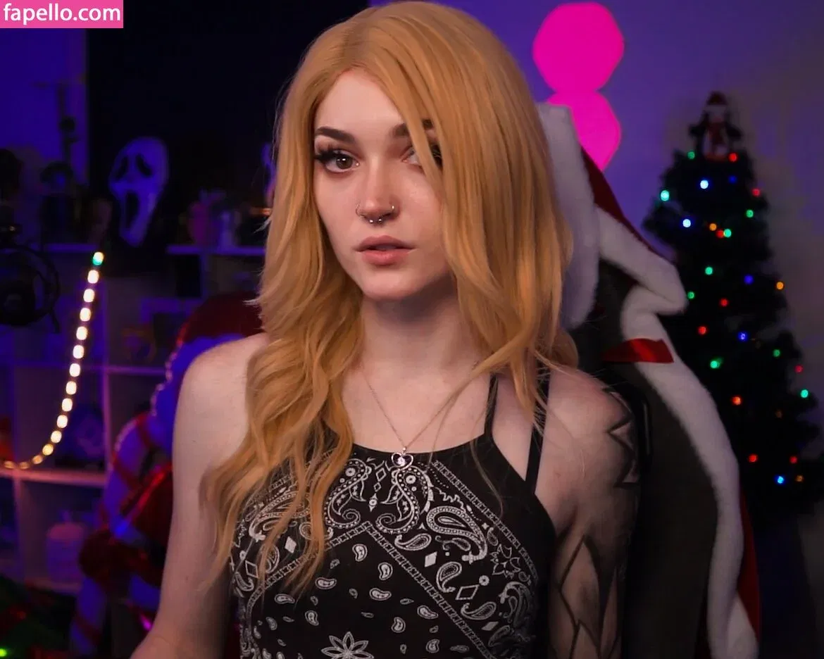 DeadlyKitten's Kofi Onlyfans Photo Gallery 