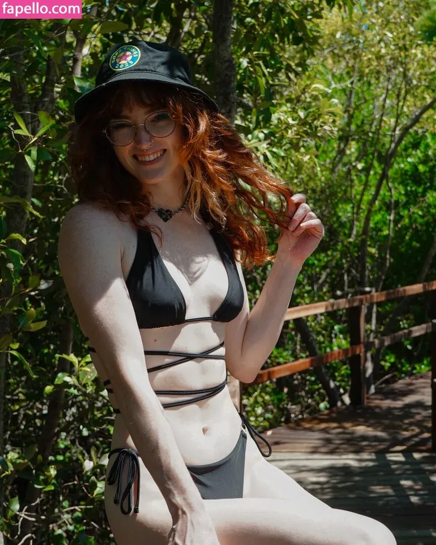 DeadlyKitten's Kofi Onlyfans Photo Gallery 