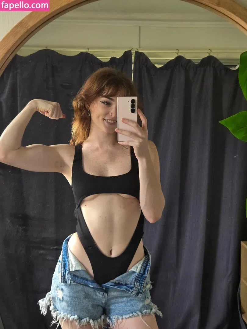 DeadlyKitten's Kofi Onlyfans Photo Gallery 