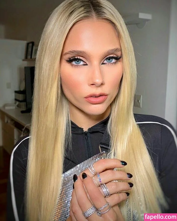 Valentina Zenere Onlyfans Photo Gallery 