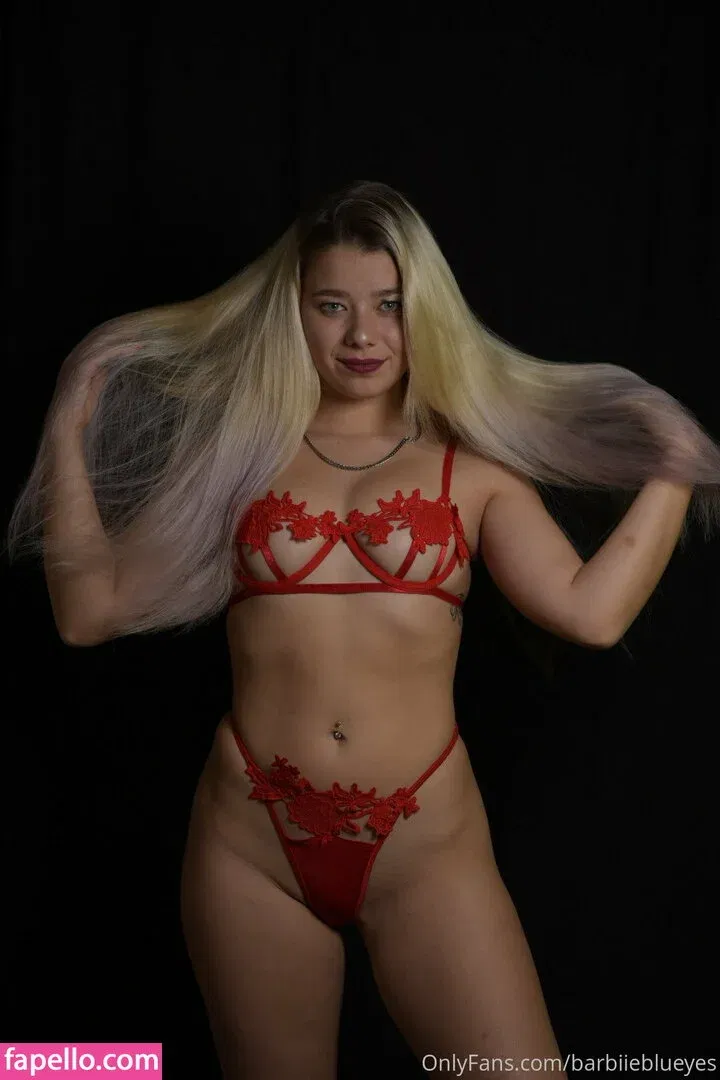 barbiieblueyes Onlyfans Photo Gallery 