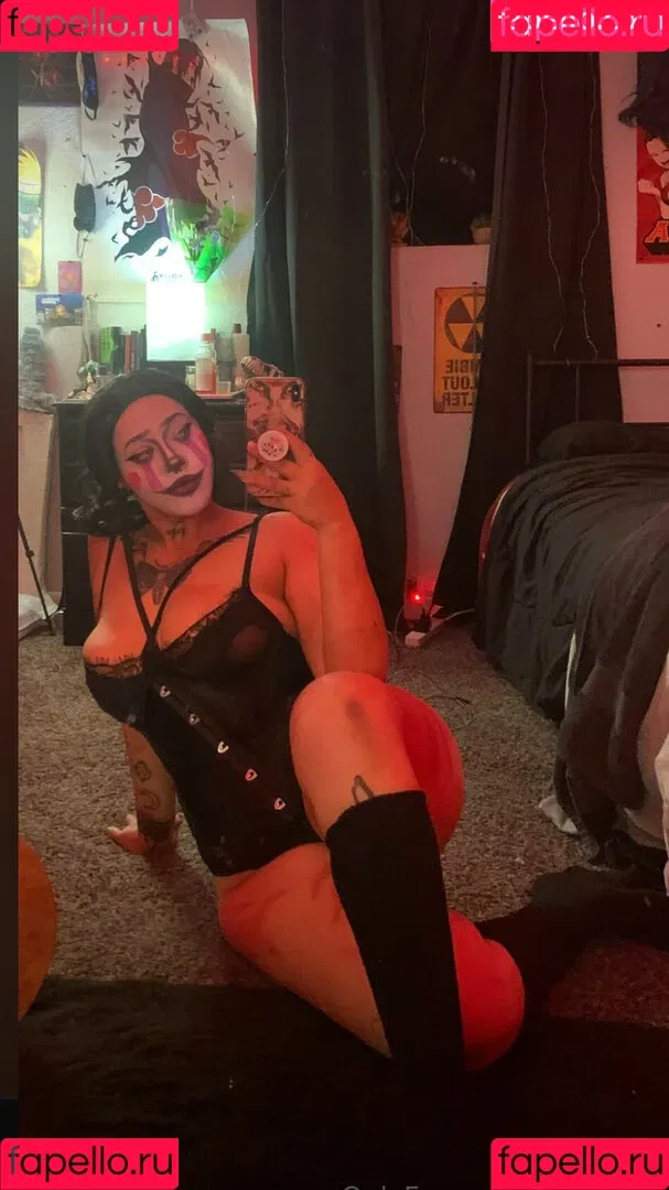 yourspookywaifu Onlyfans Photo Gallery 
