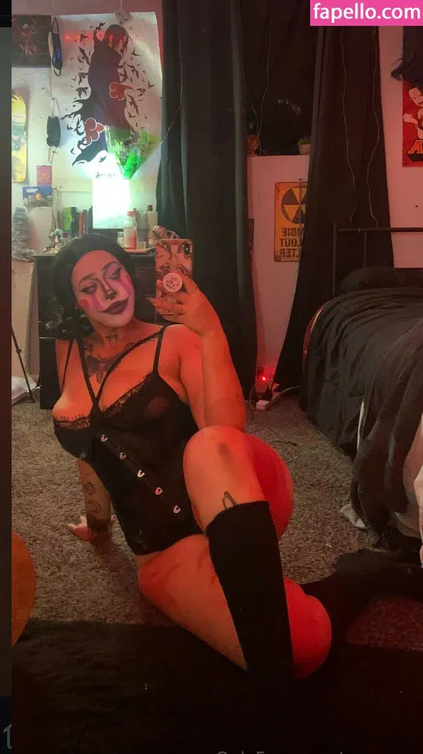 yourspookywaifu Onlyfans Photo Gallery 