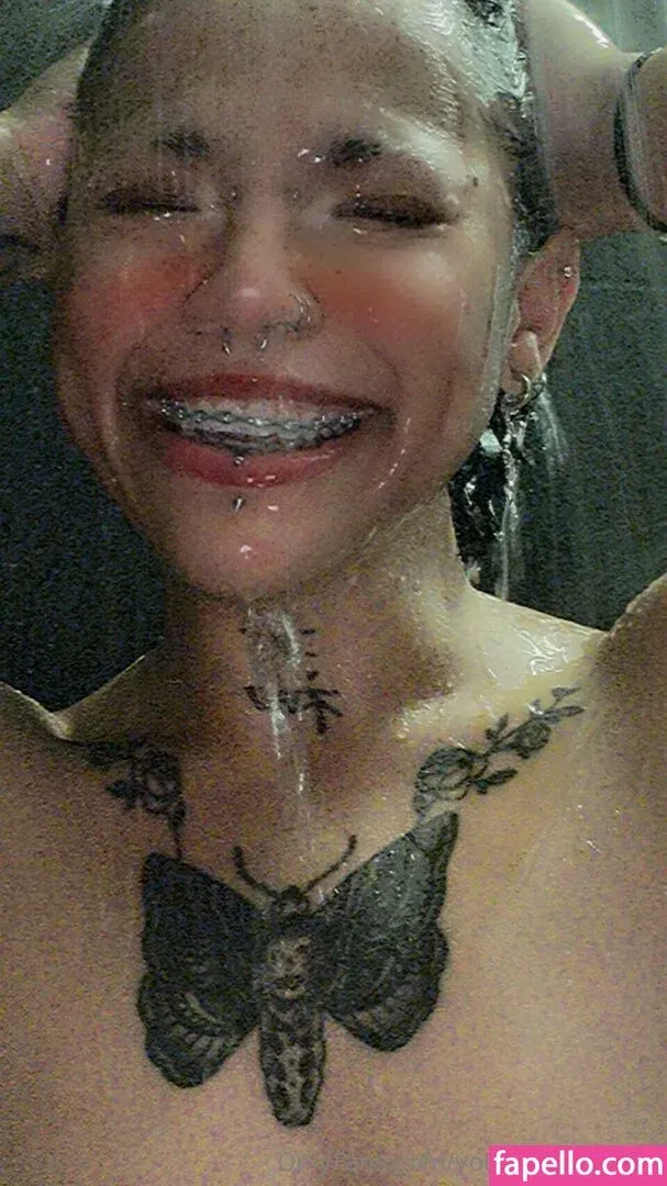 yourspookywaifu Onlyfans Photo Gallery 