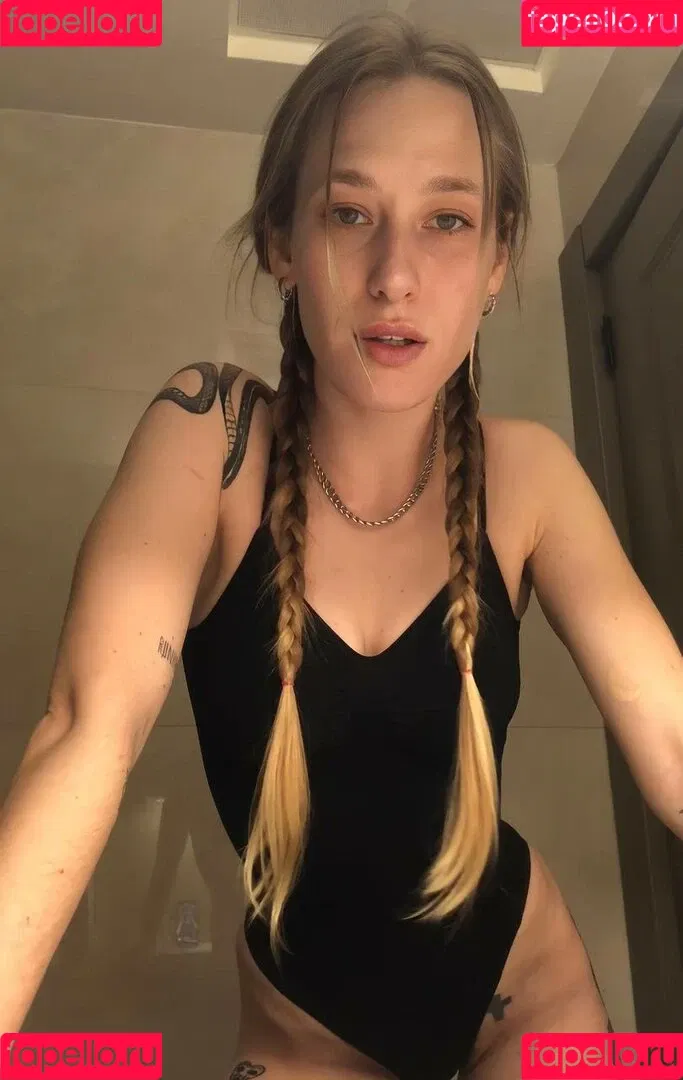Dina Lewd Onlyfans Photo Gallery 