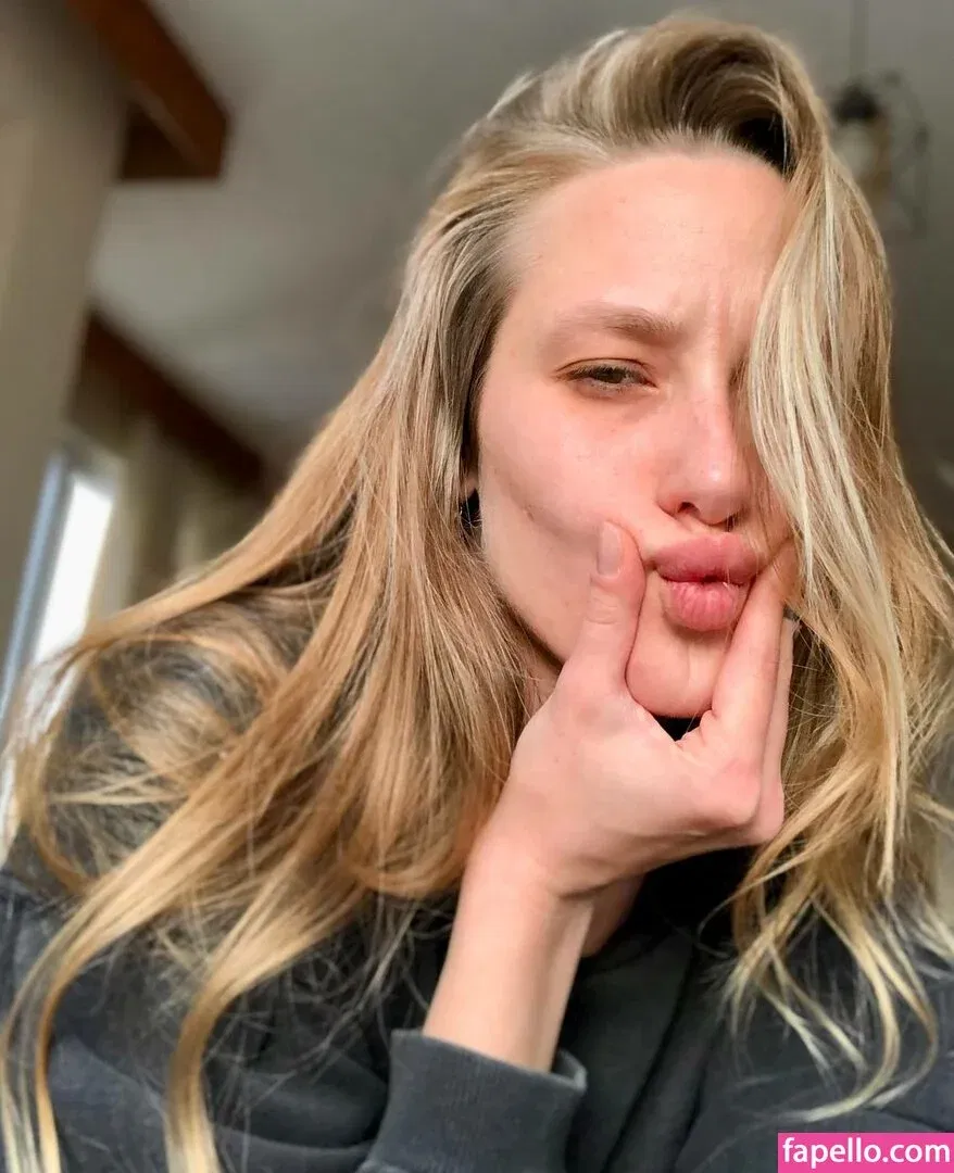 Dina Lewd Onlyfans Photo Gallery 