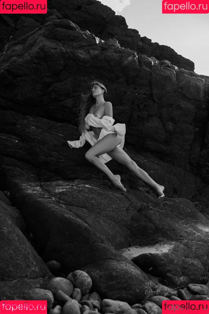 Sjana Elise Earp Onlyfans Photo Gallery 