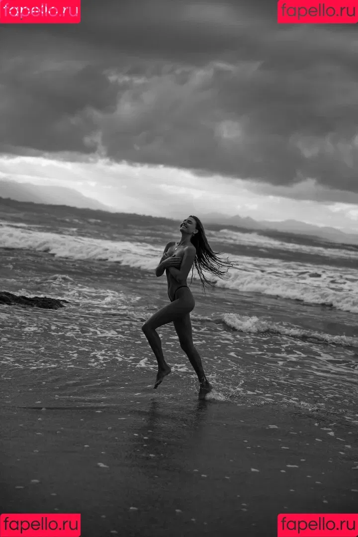 Sjana Elise Earp Onlyfans Photo Gallery 