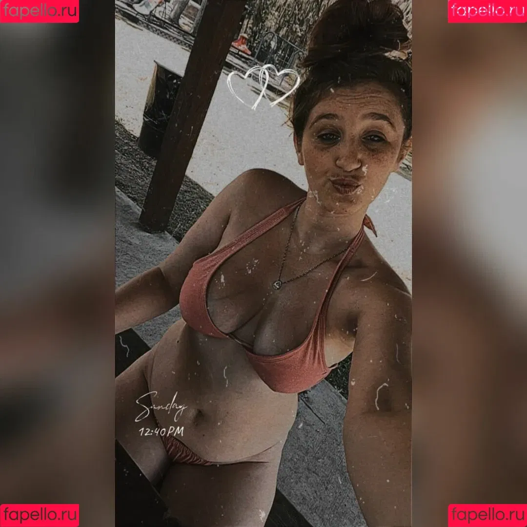 Stoner Queen Onlyfans Photo Gallery 