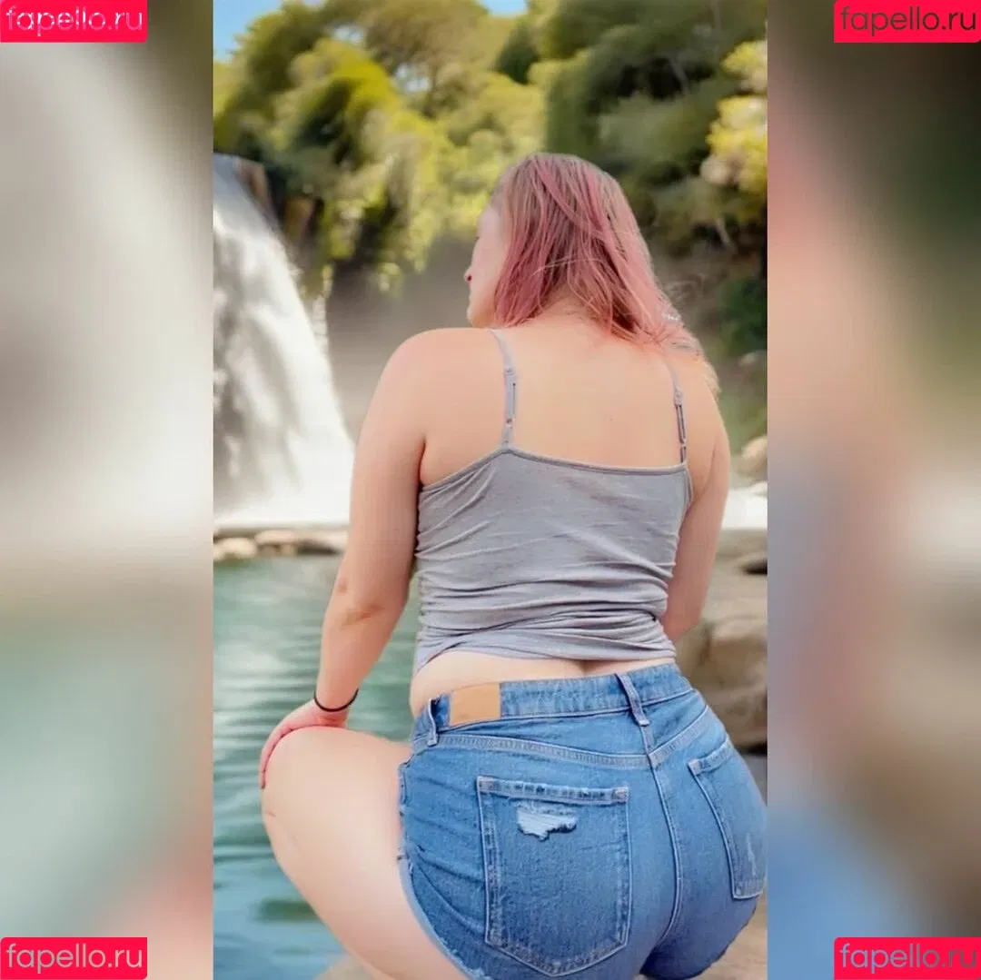 Stoner Queen Onlyfans Photo Gallery 