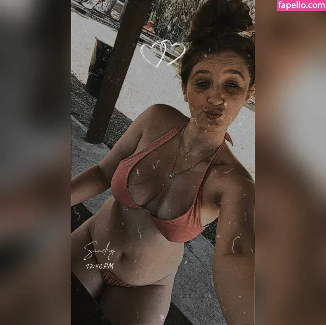 Stoner Queen Onlyfans Photo Gallery 