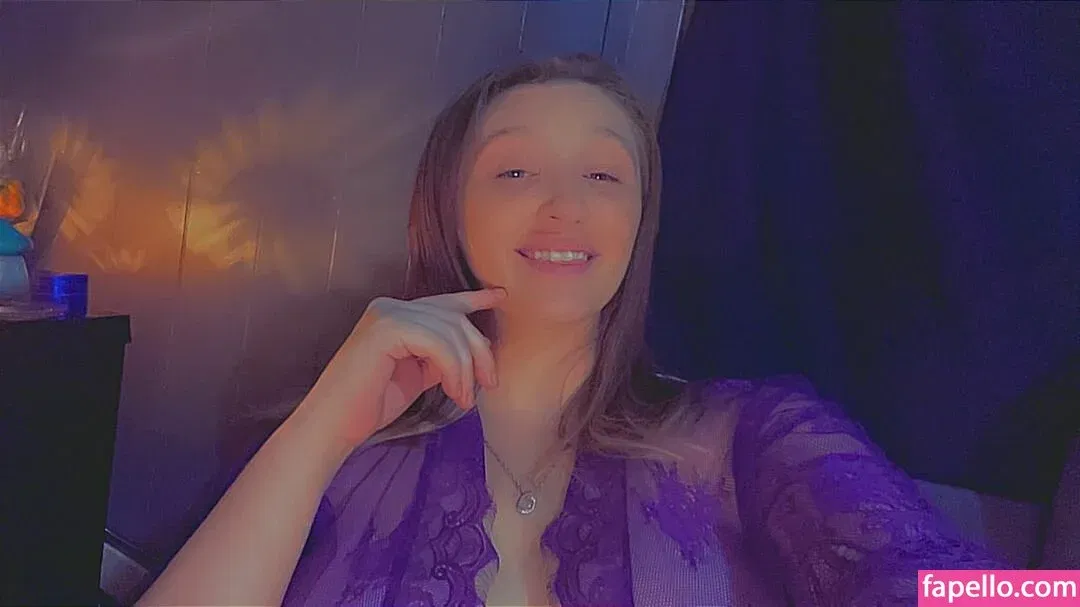 Stoner Queen Onlyfans Photo Gallery 