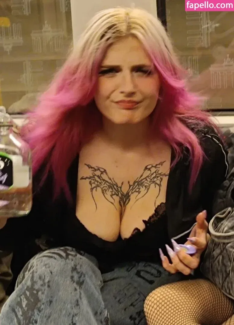 LilaSprite Onlyfans Photo Gallery 