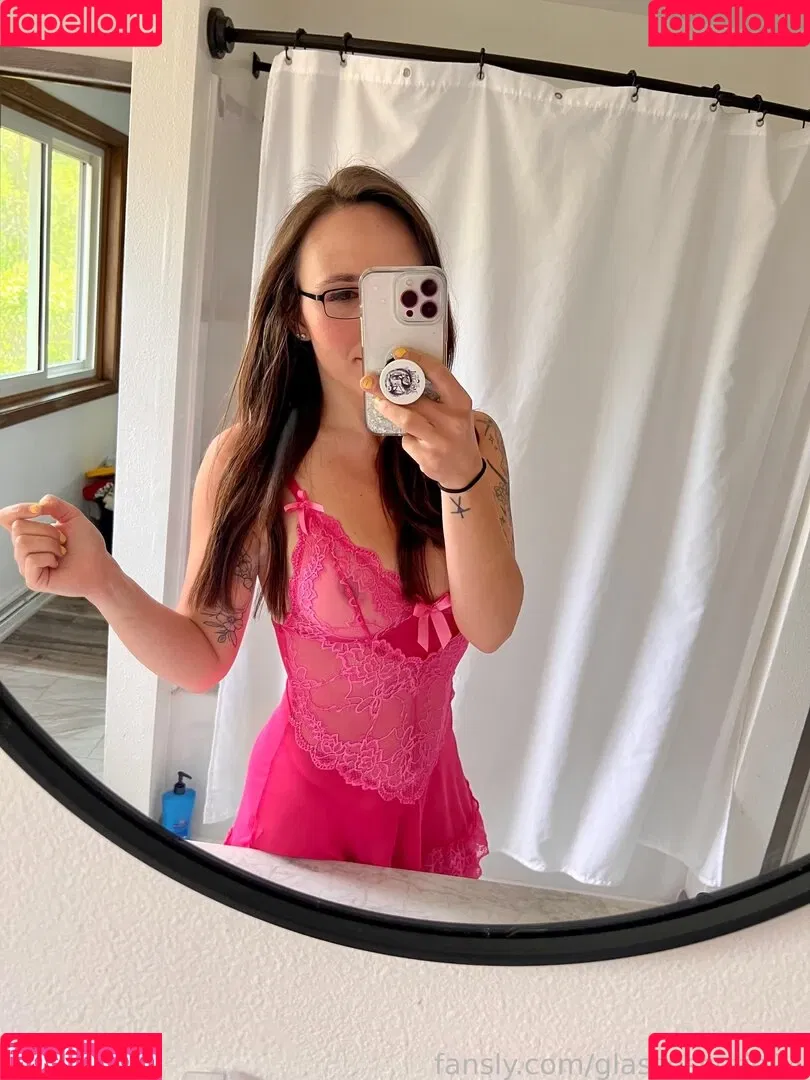 glassescutie24 Onlyfans Photo Gallery 