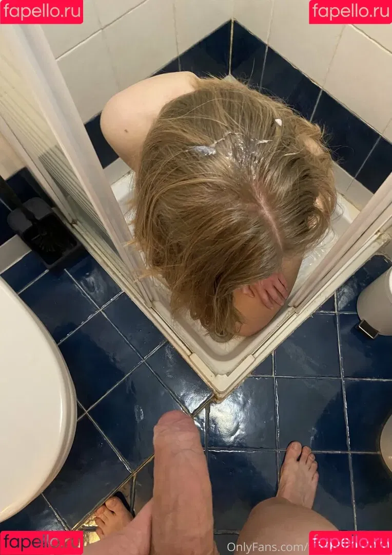 tinywaistemma Onlyfans Photo Gallery 