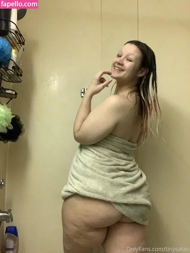 tinywaistemma Onlyfans Photo Gallery 