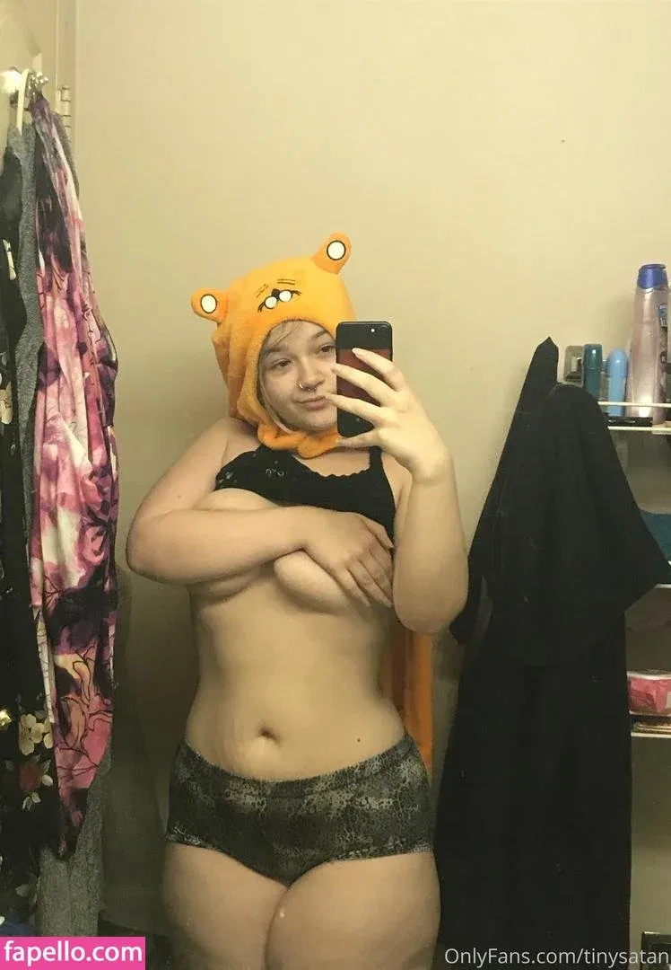 tinywaistemma Onlyfans Photo Gallery 