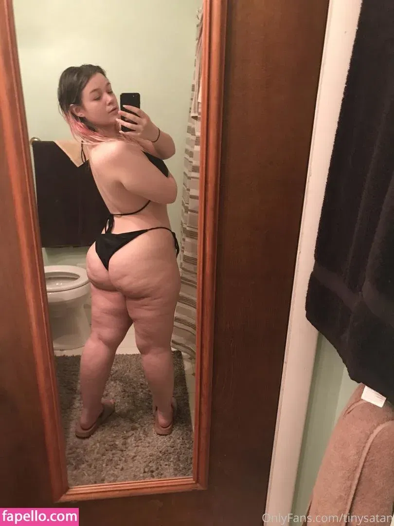 tinywaistemma Onlyfans Photo Gallery 