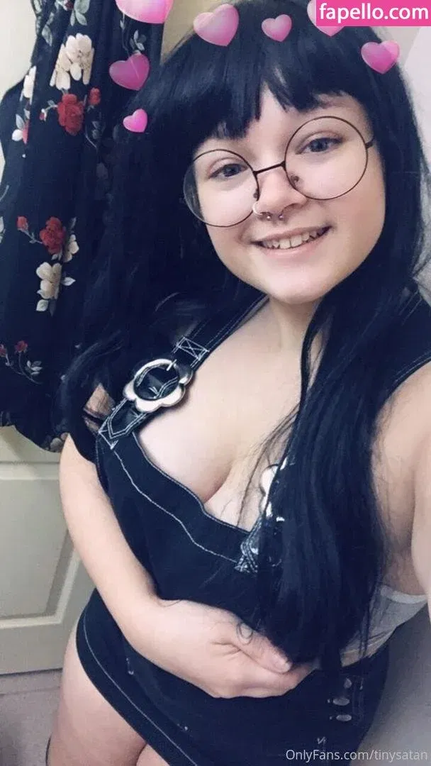 tinywaistemma Onlyfans Photo Gallery 