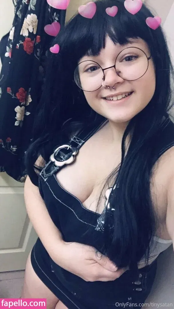 tinywaistemma Onlyfans Photo Gallery 