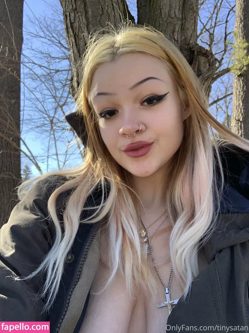 tinywaistemma Onlyfans Photo Gallery 