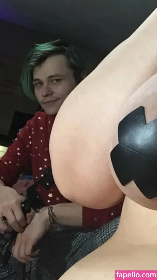 tinywaistemma Onlyfans Photo Gallery 